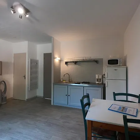 Orangeraie-1-claira Apartmán *
